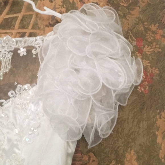 Vintage wedding dress 90 beast 30 waist 36 , 90 inches long - Picture 5 of 12